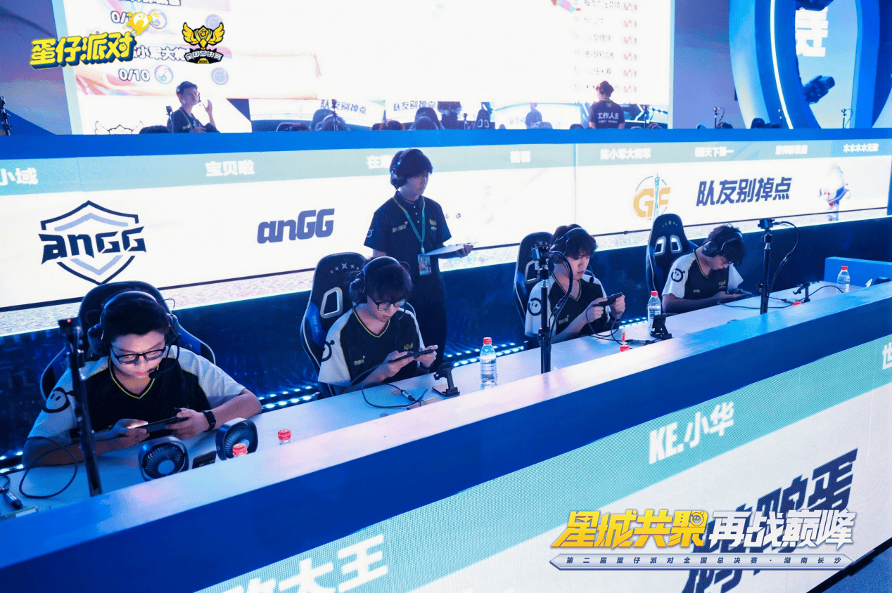 用了全新的, Fly战队 用了全新的, Fly战队