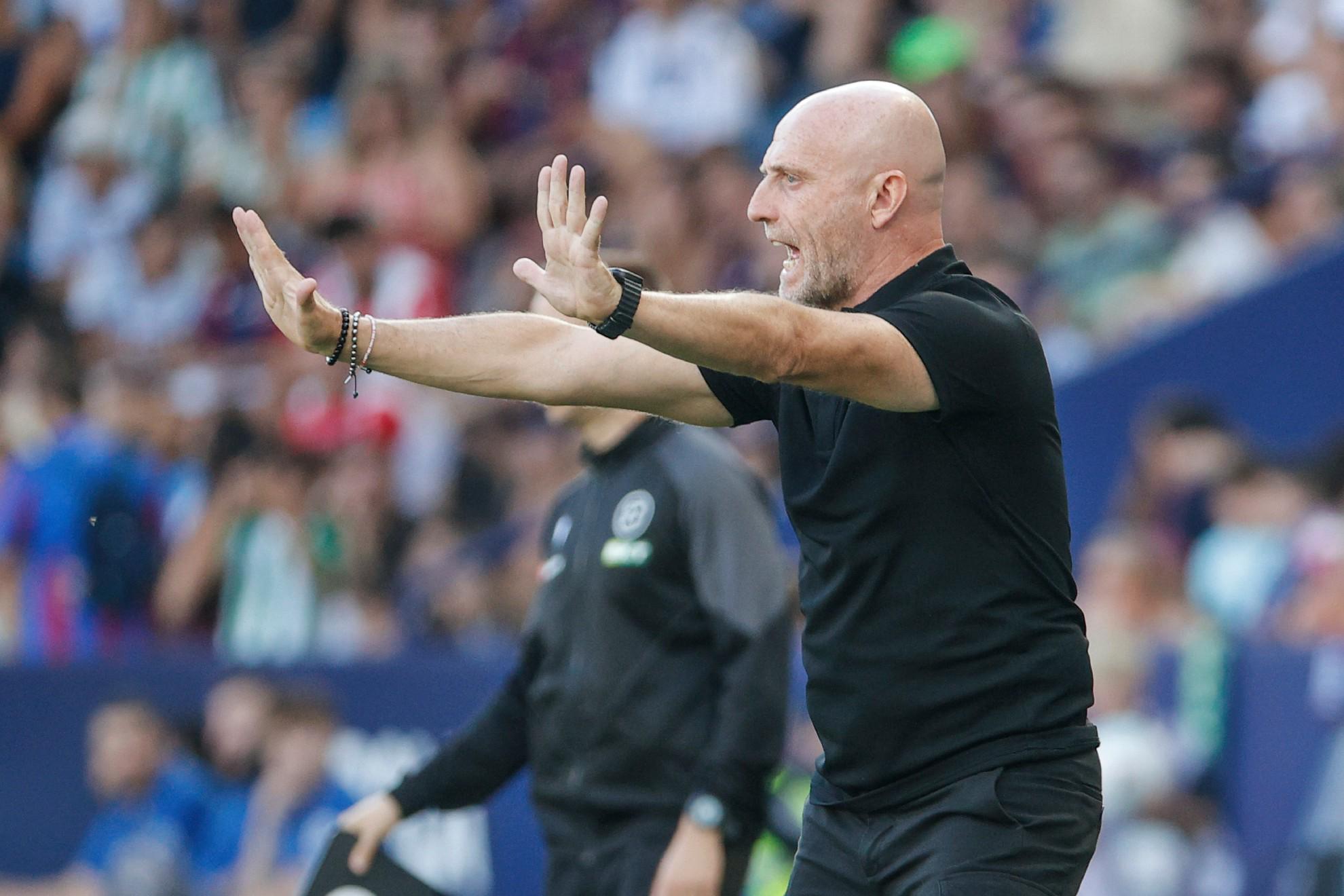 不仅是在士, 阿隆索完全, 的信心